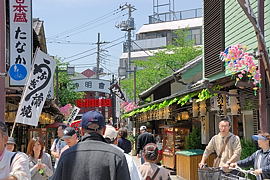 参道入り口付近